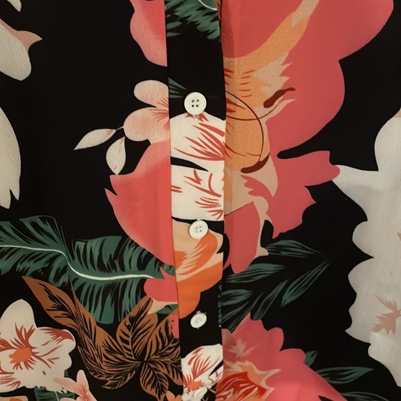 SHEIN curve romper! Yes it’s shorts! 1X - Picture 3 of 5